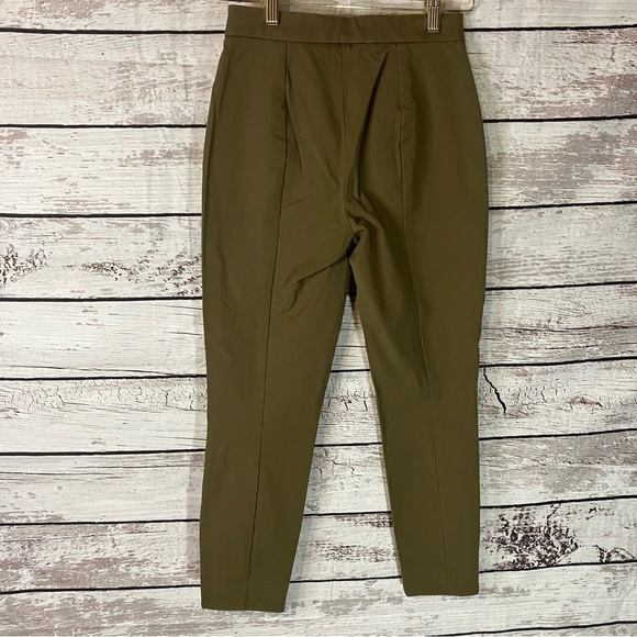 Everlane the Fixed-Waist Stretch Cotton Pant in Olive Green. - Picture 7 of 10